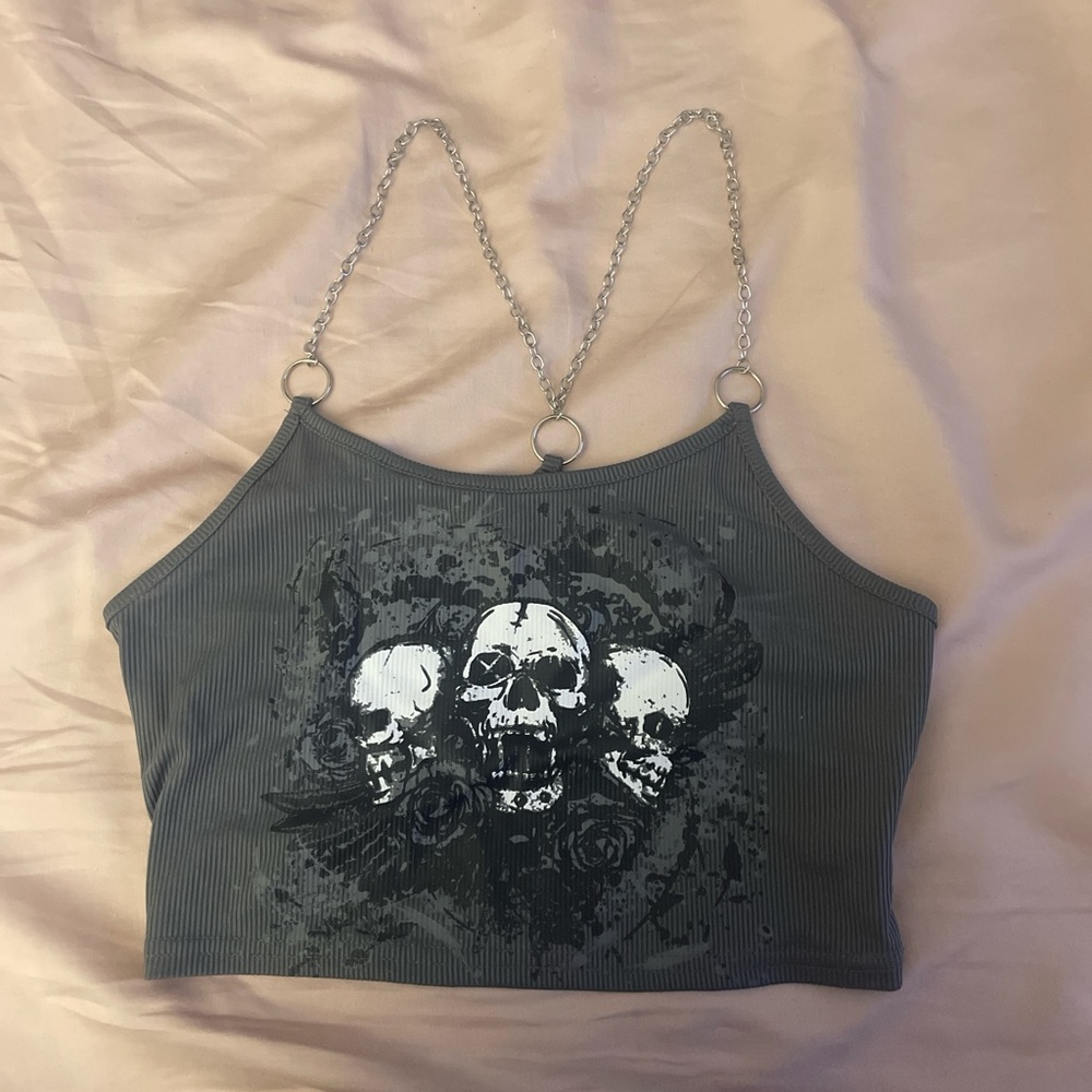SHEIN Gray Sleeveless Crop Tank Top with Skull Graphic